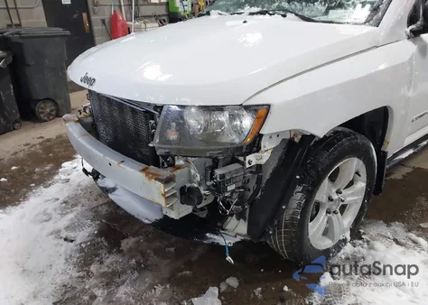 2016 Jeep Compass Sport z USA, uszkodzony, nr VIN 1C4NJDBB6GD631458